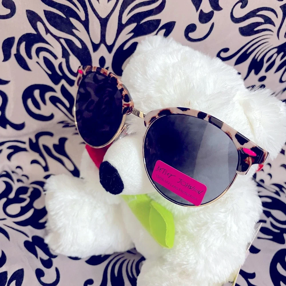 Cat Eyes Animal print sunglasses